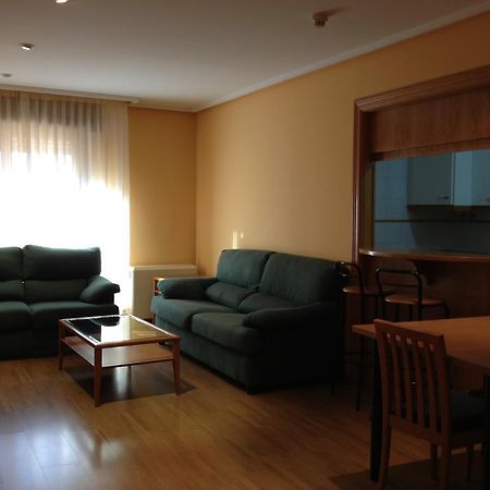 Apartamentos Turisticos Puerta De Леон Екстериор снимка