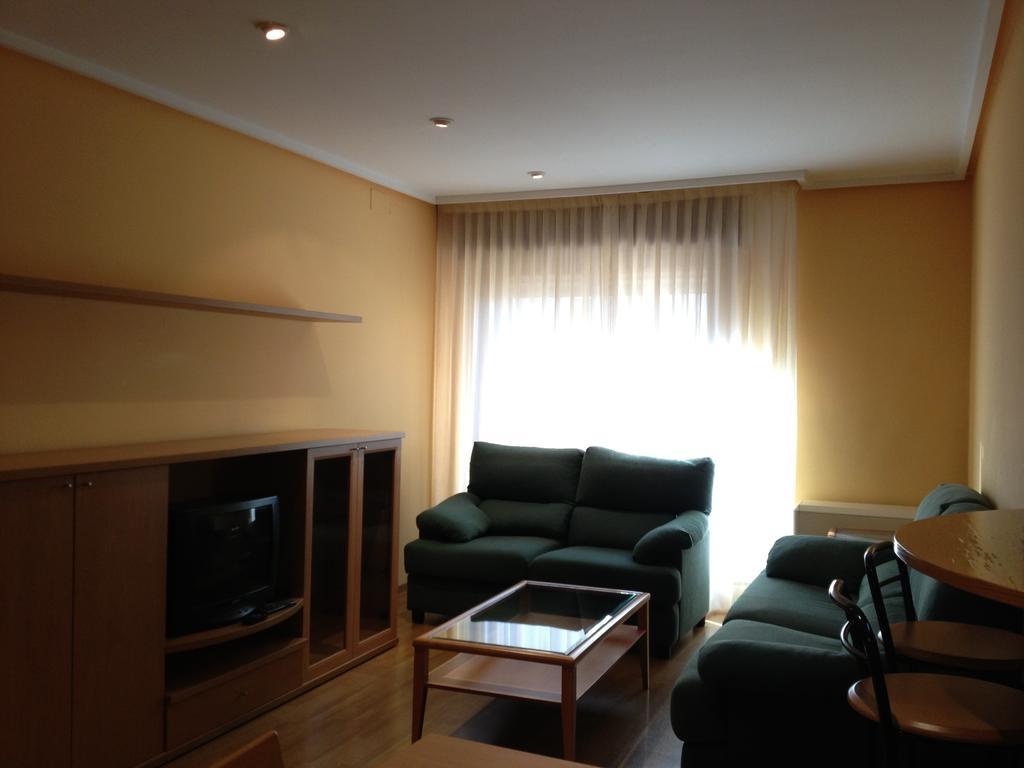 Apartamentos Turisticos Puerta De Леон Стая снимка