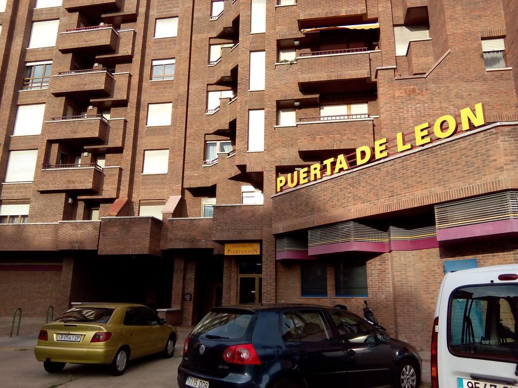 Apartamentos Turisticos Puerta De Леон Стая снимка