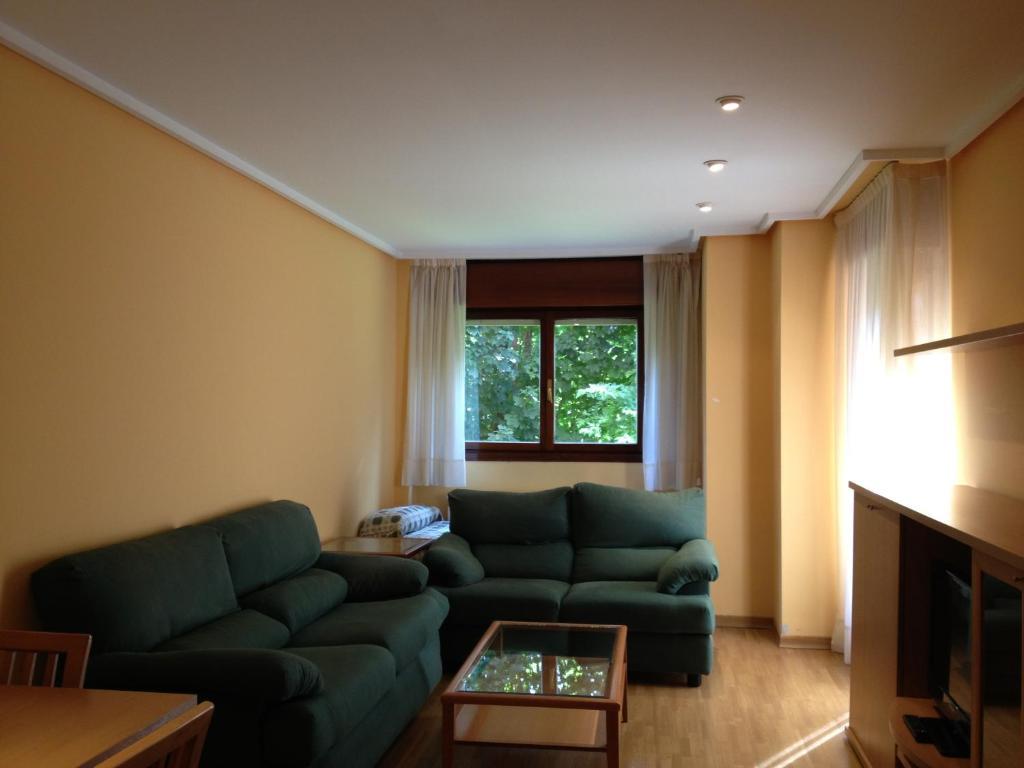 Apartamentos Turisticos Puerta De Леон Екстериор снимка