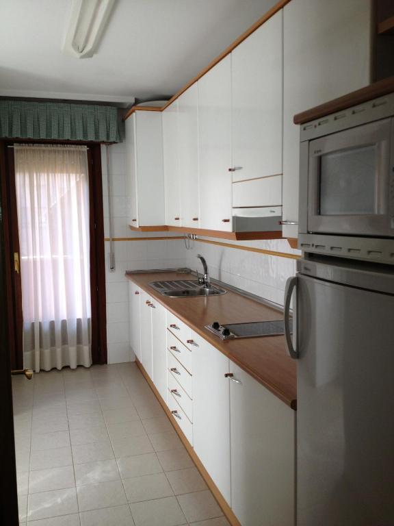 Apartamentos Turisticos Puerta De Леон Екстериор снимка