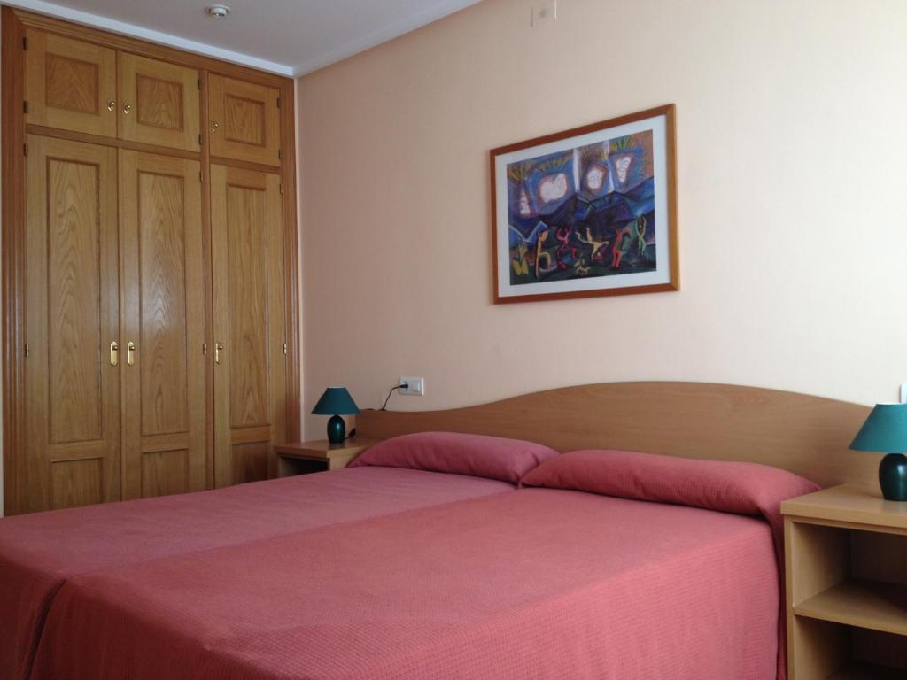 Apartamentos Turisticos Puerta De Леон Екстериор снимка
