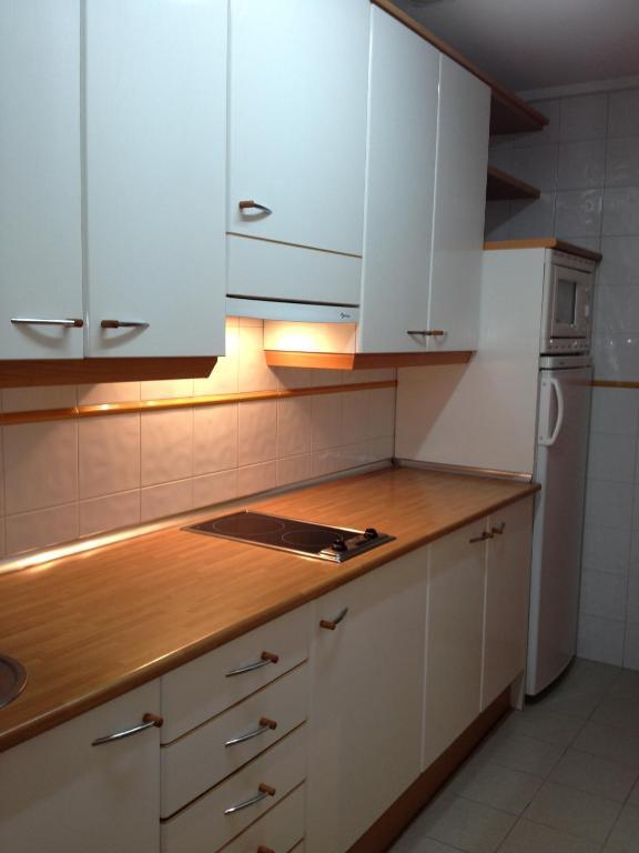 Apartamentos Turisticos Puerta De Леон Екстериор снимка