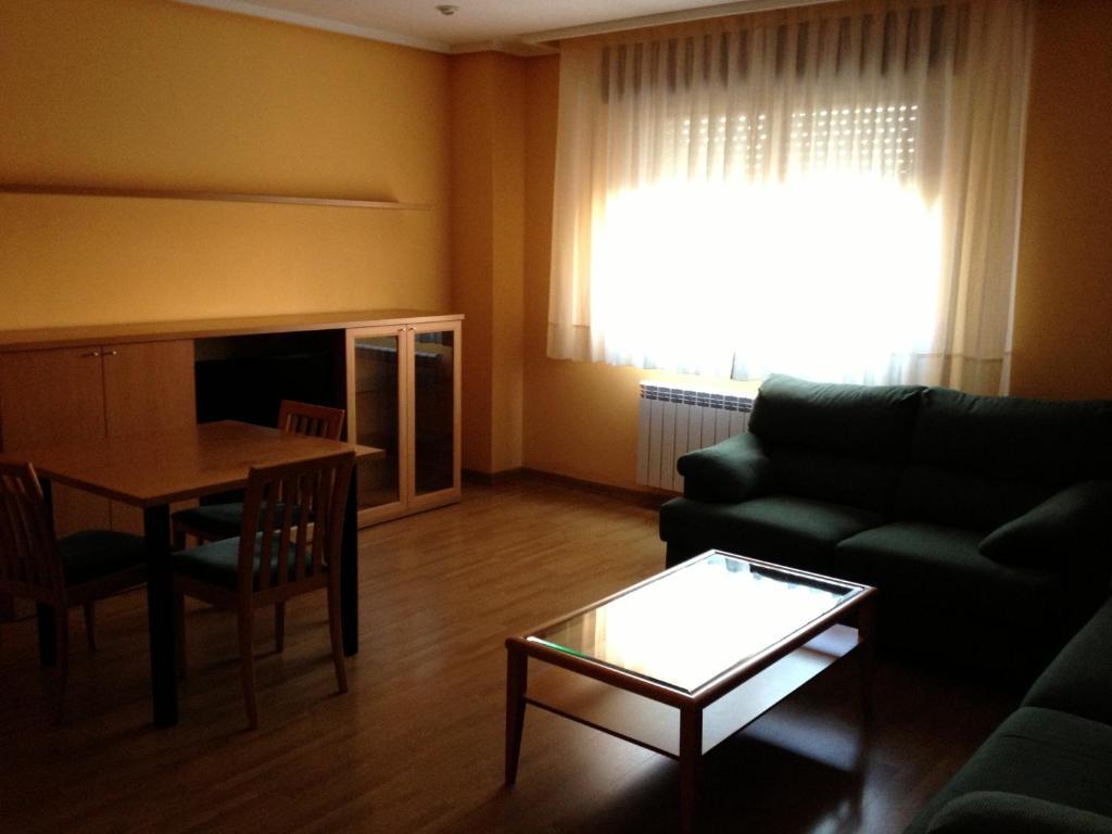 Apartamentos Turisticos Puerta De Леон Стая снимка