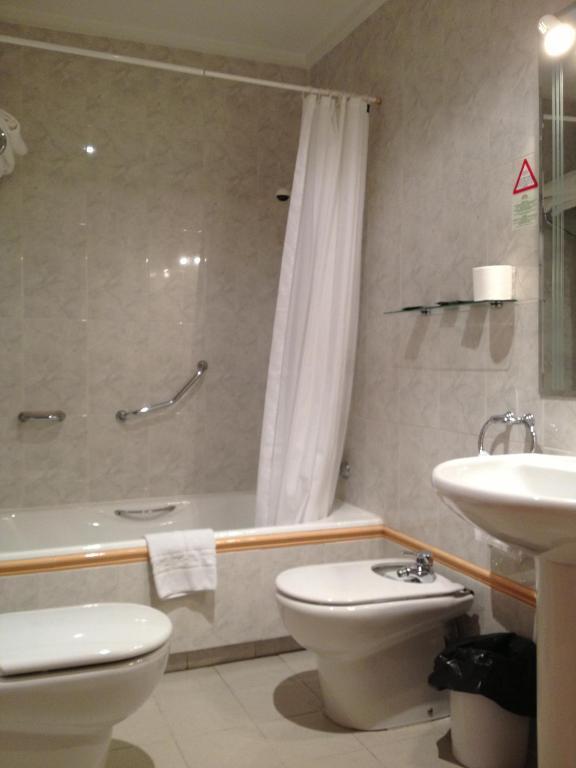 Apartamentos Turisticos Puerta De Леон Стая снимка