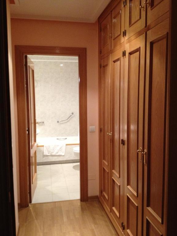 Apartamentos Turisticos Puerta De Леон Стая снимка